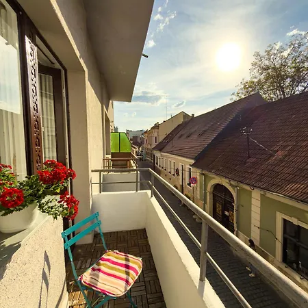 Apartment Charming Old Town With Private Balcony *