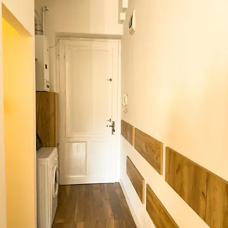 Charming Old Town With Private Balcony