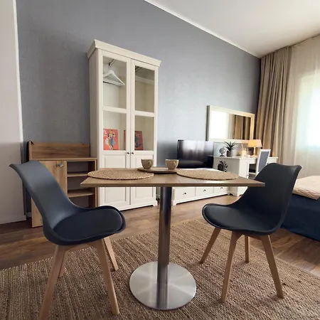 Apartment Charming Old Town With Private Balcony
