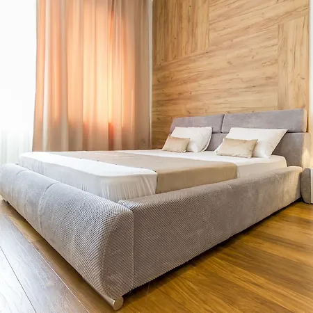 Appartement Charming Old Town With Private Balcony